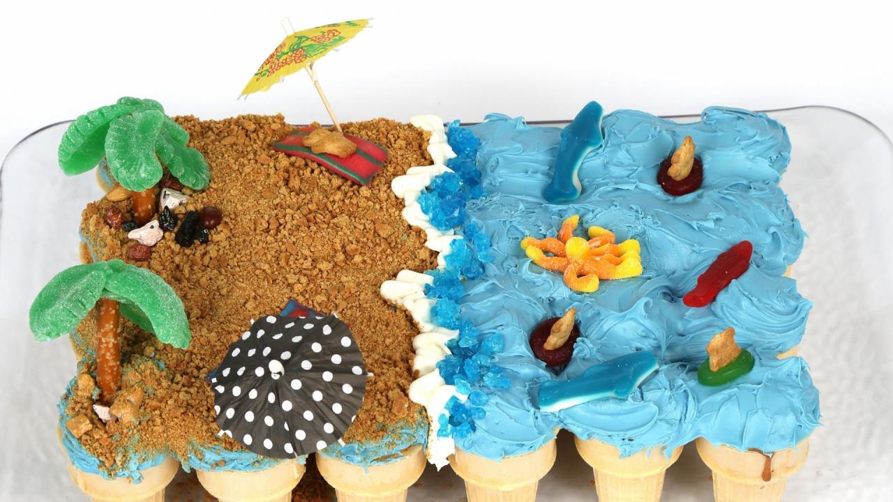 Pull-Apart Beach Cupcakes