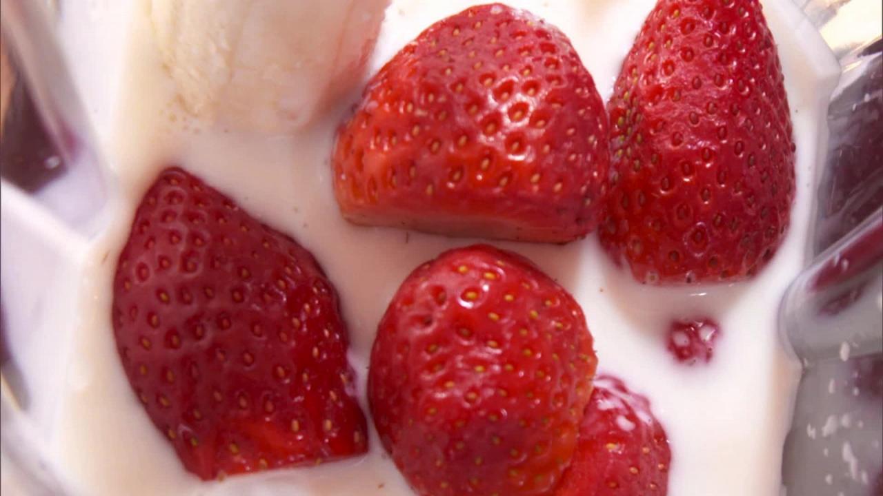 Nancy's Strawberry Banana Milk