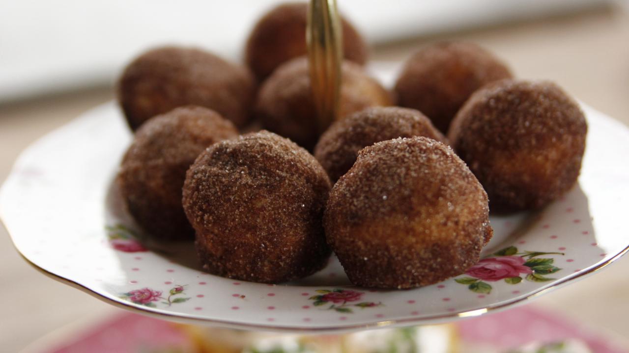 Mini Doughnut Muffins