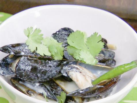 Slow-Cooker Thai Mussels