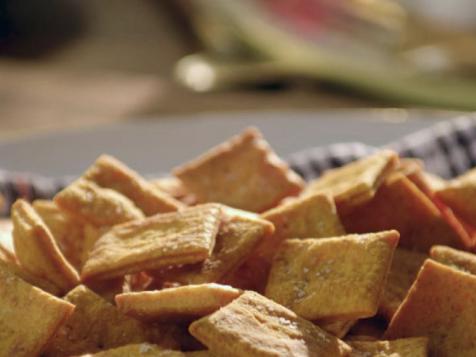 Smokey Cheddar Cheese Crackers