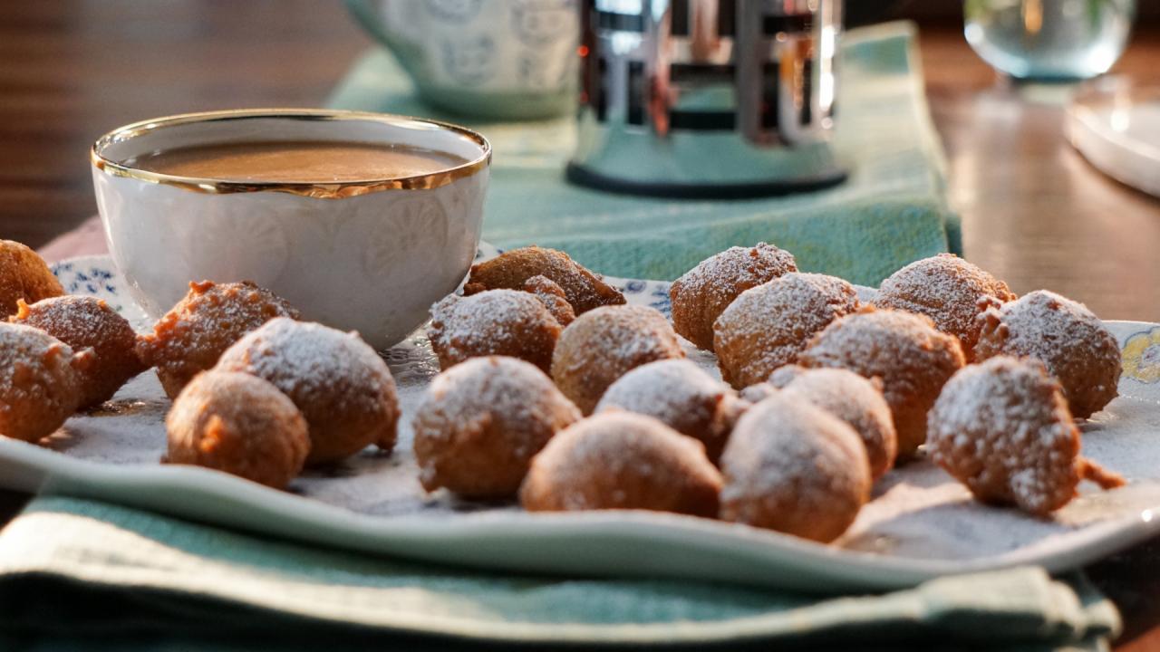 Mini Zeppole and Dipping Sauce