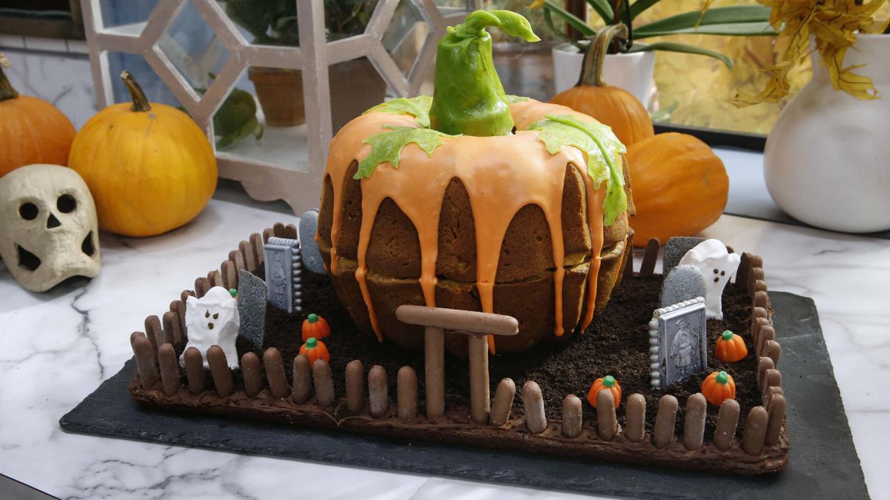 Pumpkin Cake Graveyard