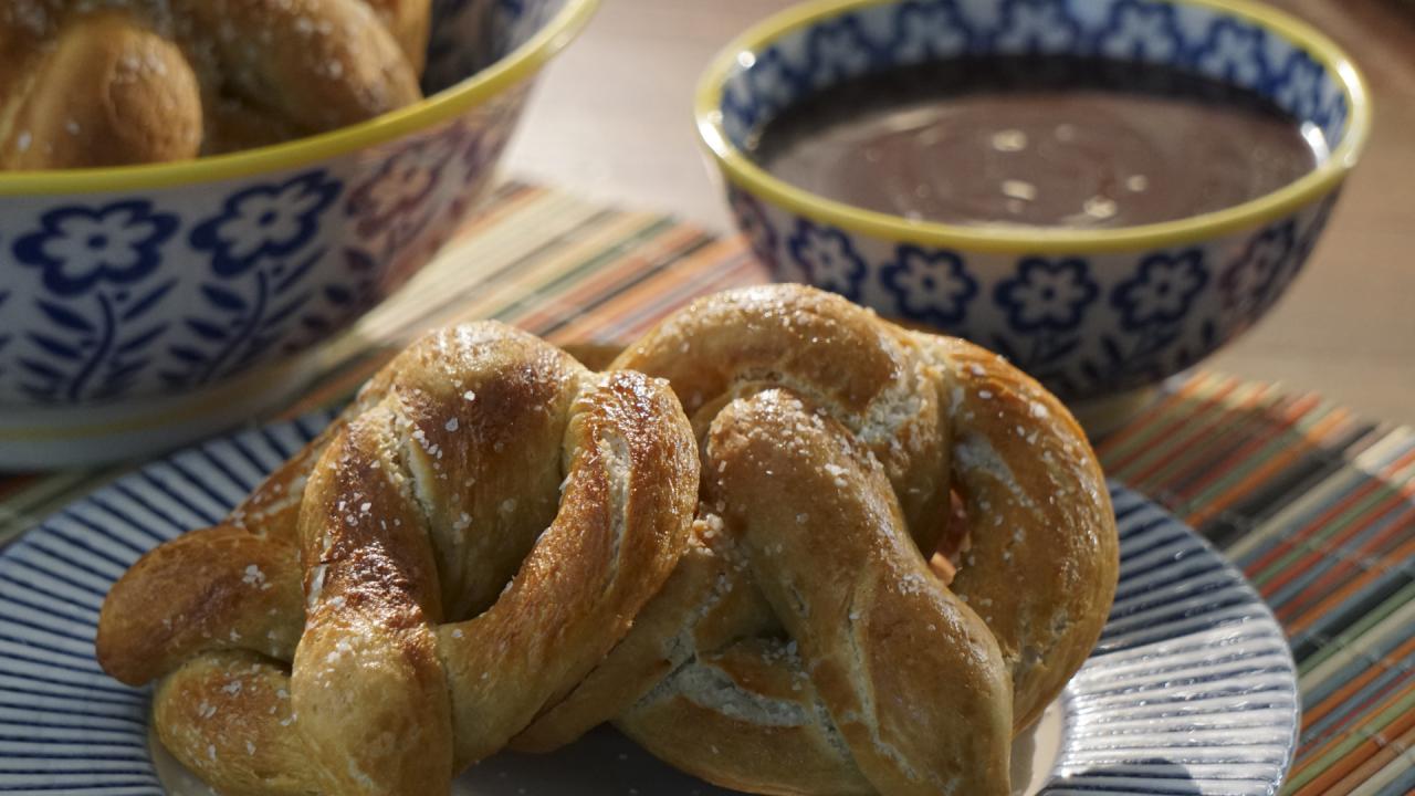 Soft Pretzels with Dip