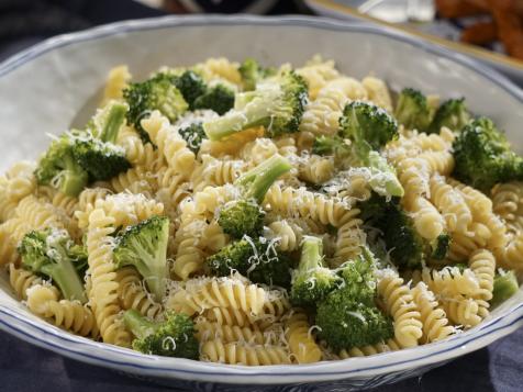Fusilli with Garlicky Broccoli