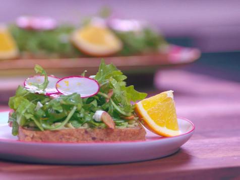 Avocado-Toast Breakfast Salad