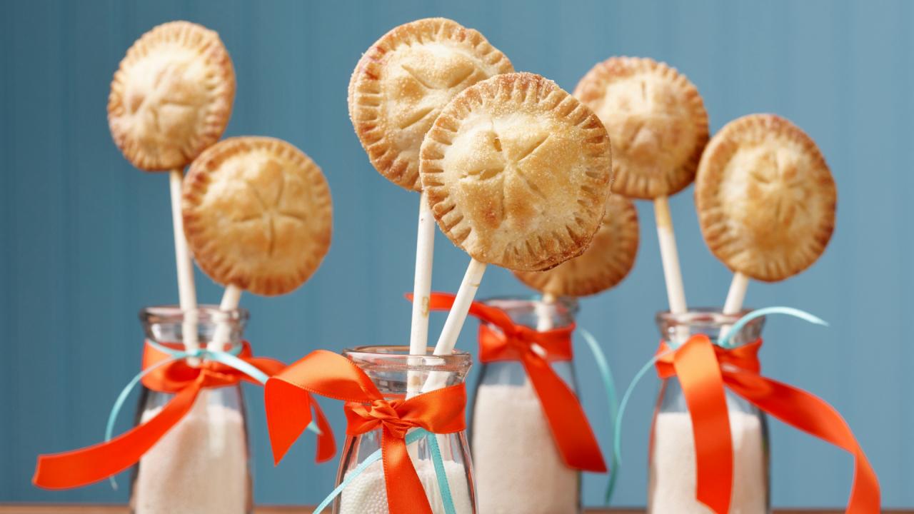 Apple Pie Pops