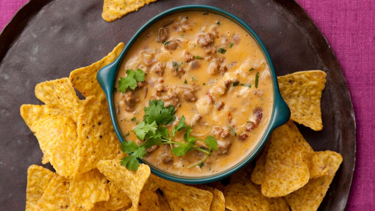 Queso Fundido con Chorizo