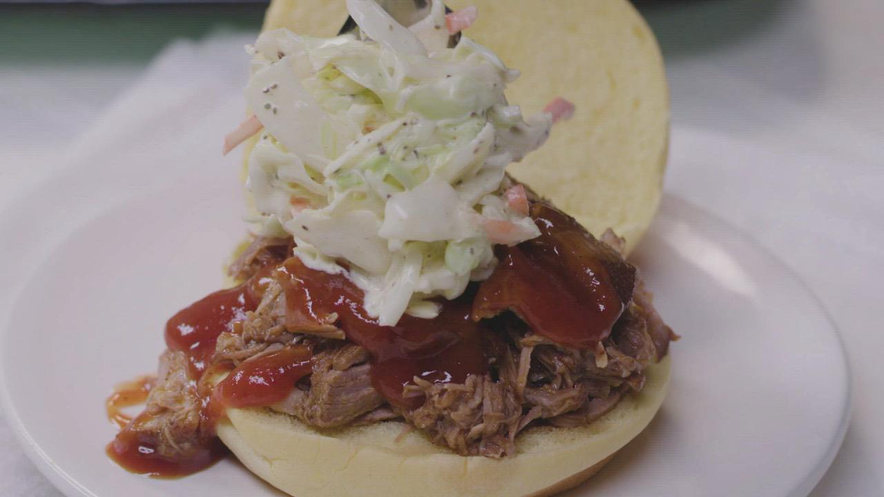 Instant Pot Barbecue Pulled Pork Sandwiches