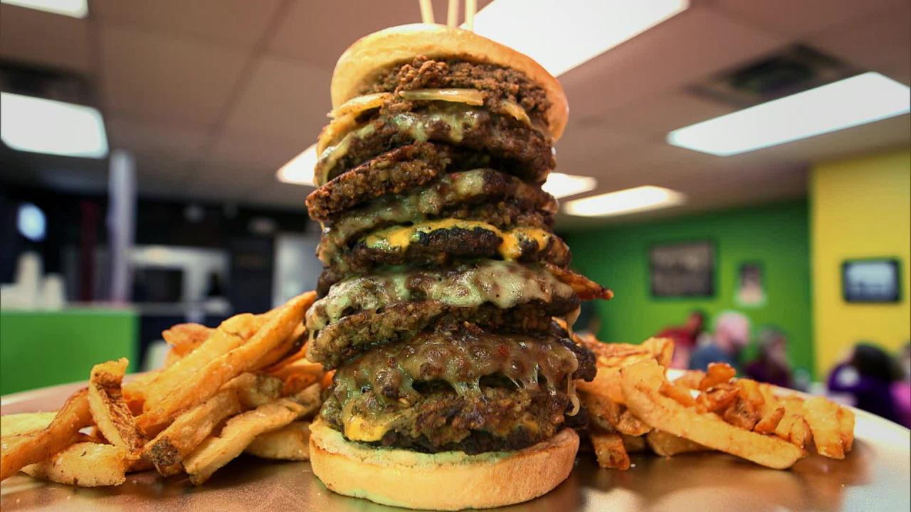 The Cincinnasty from Bard's Burgers and Chili