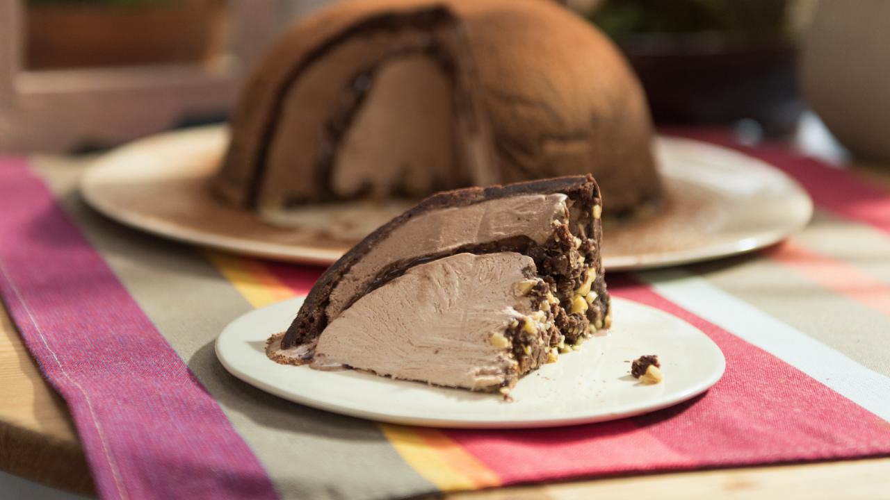 Pass the Brownie Bombe