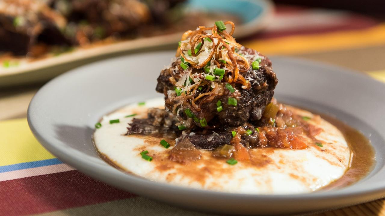 Red Wine-Braised Short Ribs