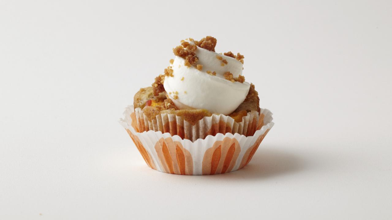 Peach Cobbler Cupcakes