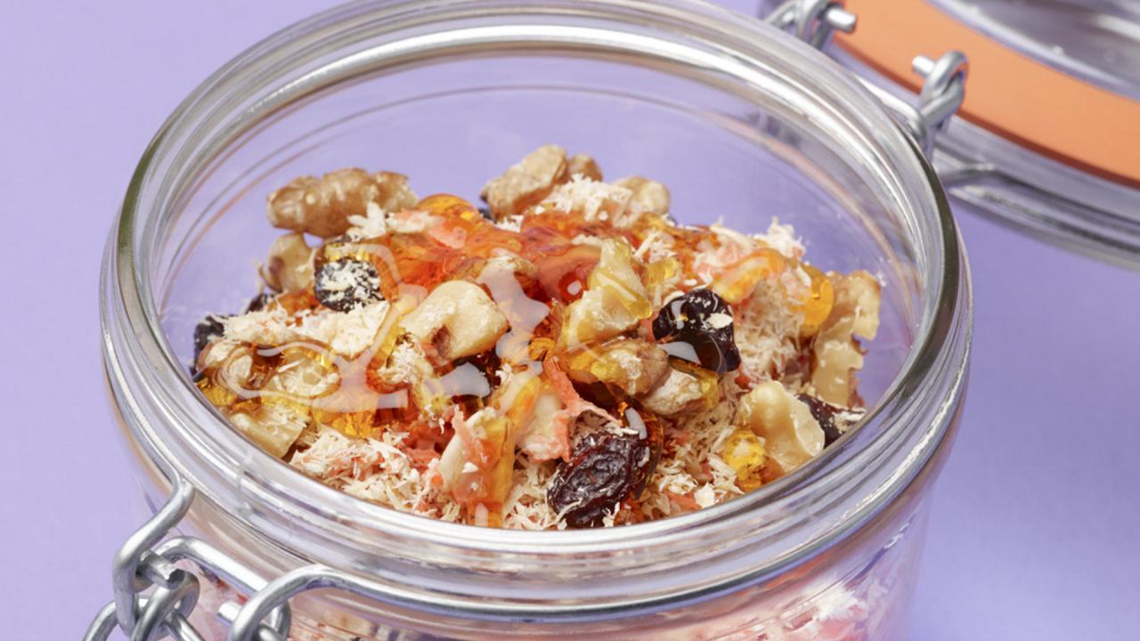 Healthy Overnight Carrot Cake Oats