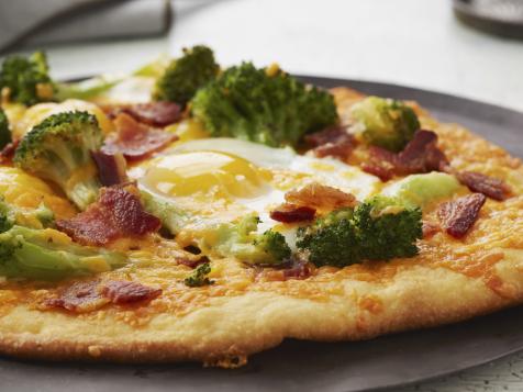 Broccoli-Cheddar Breakfast Pizza