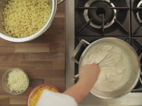 Creamy Stovetop Macaroni and Cheese