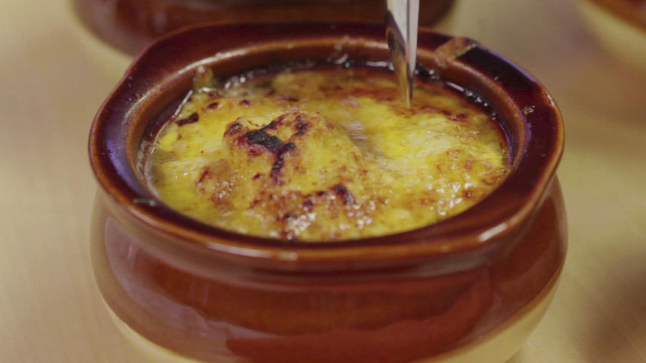 French Onion Macaroni and Cheese Soup