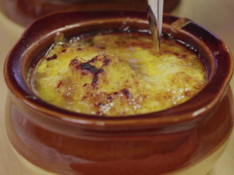 French Onion Macaroni and Cheese Soup