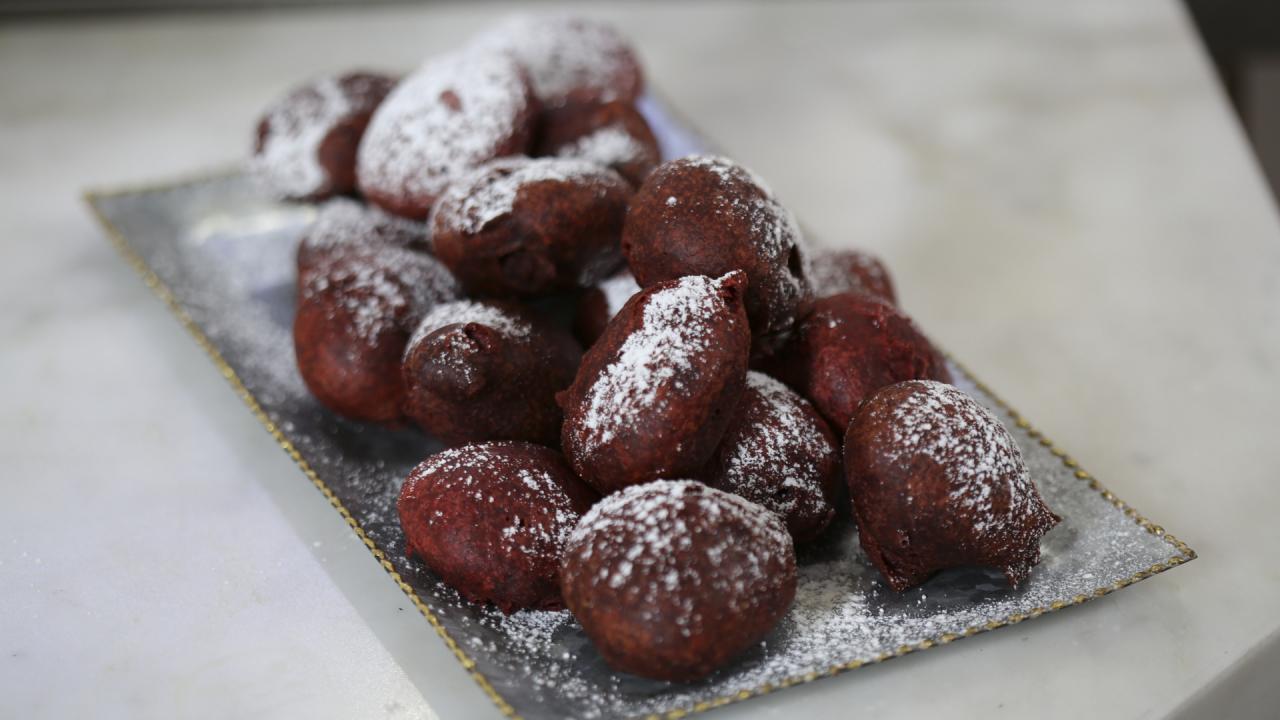 Red Velvet Deep-Fried Cookies