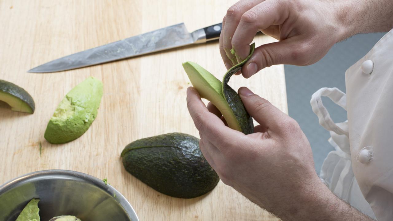 How to Peel an Avocado, Chef Style