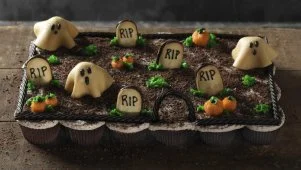 Pull-Apart Graveyard Cupcakes