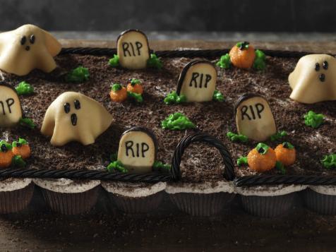 Pull-Apart Graveyard Cupcakes