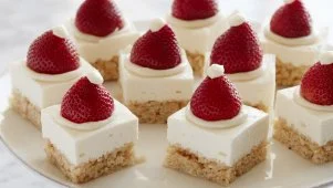 Santa Crispy-Treat Cheesecake