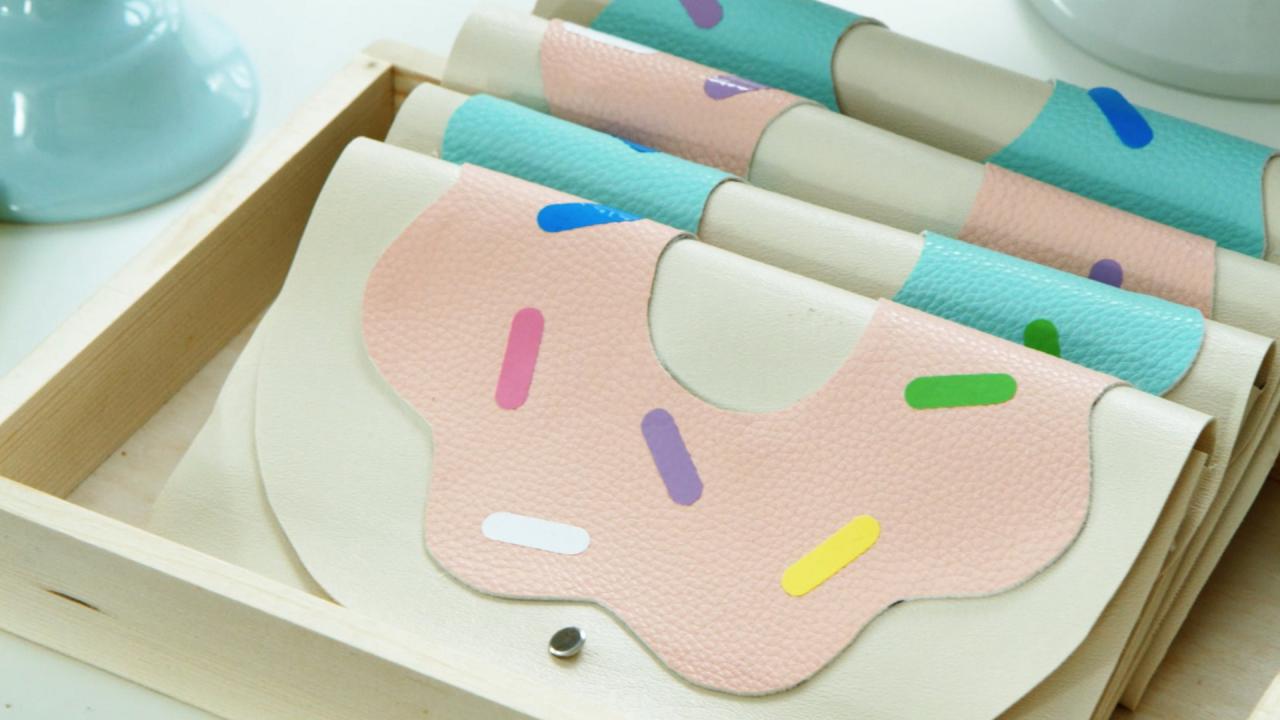 Donut Clutch