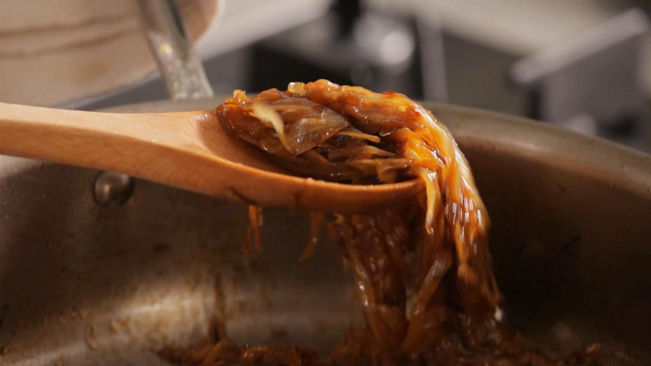 How to Caramelize Onions