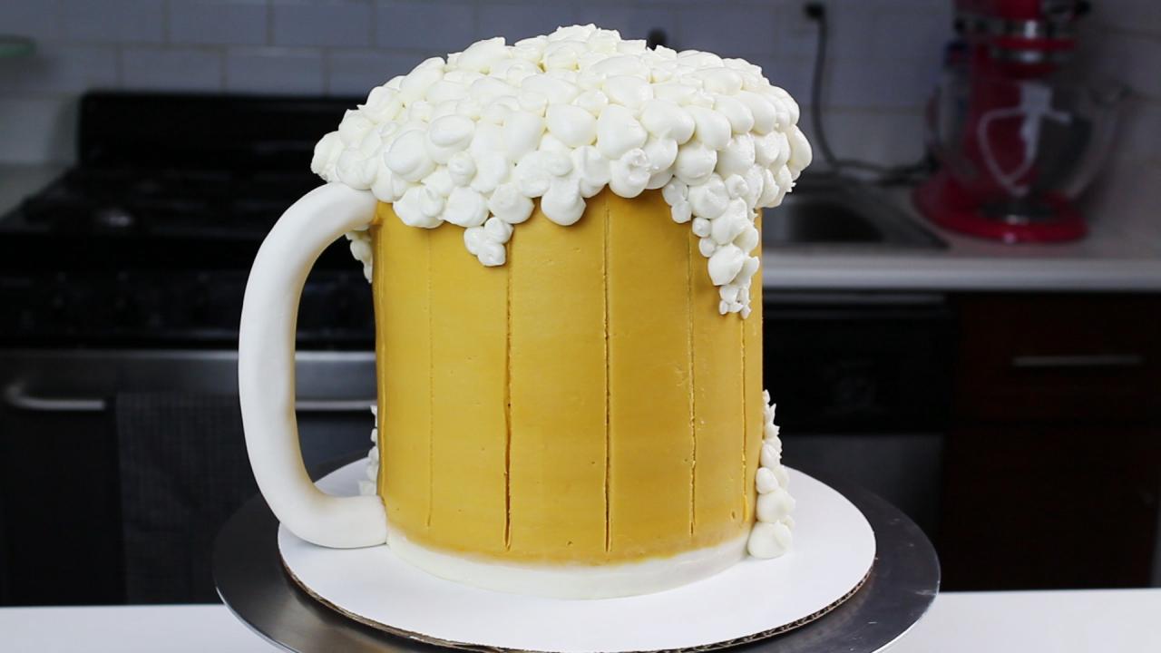 Foamy Beer Stein Cake
