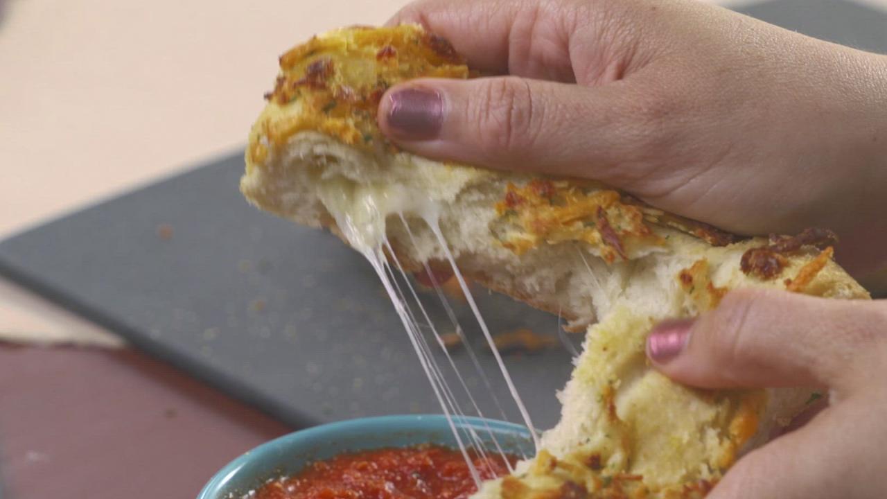 Almost-Famous Stuffed Cheesy Bread