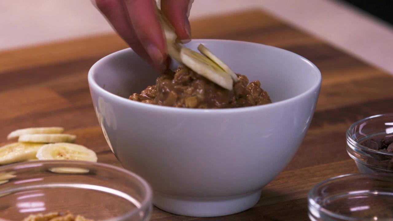 Chocolate-Banana-Nut Oatmeal
