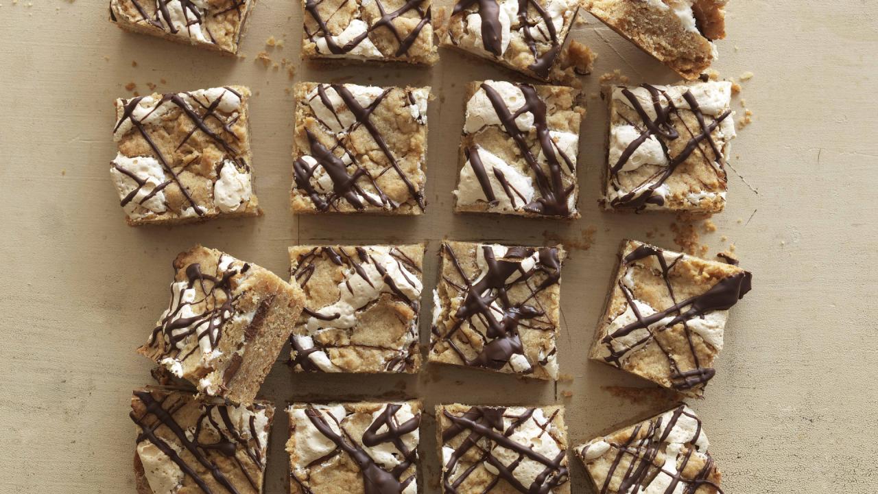 S'mores Cookie Crumble Bars