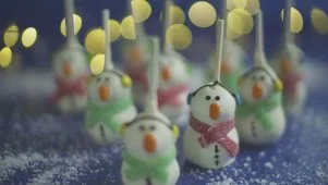 No-Bake Oreo Truffle Snowmen