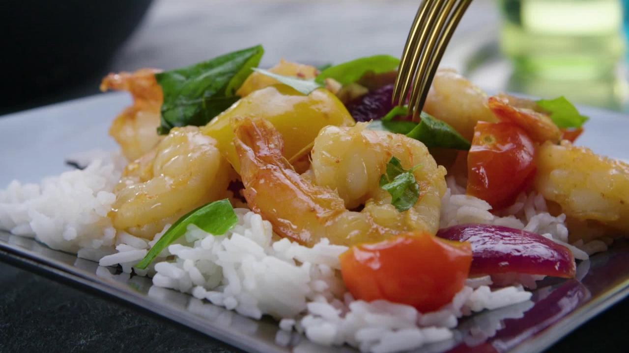 Thai Shrimp Stir-fry with Tomatoes and Basil