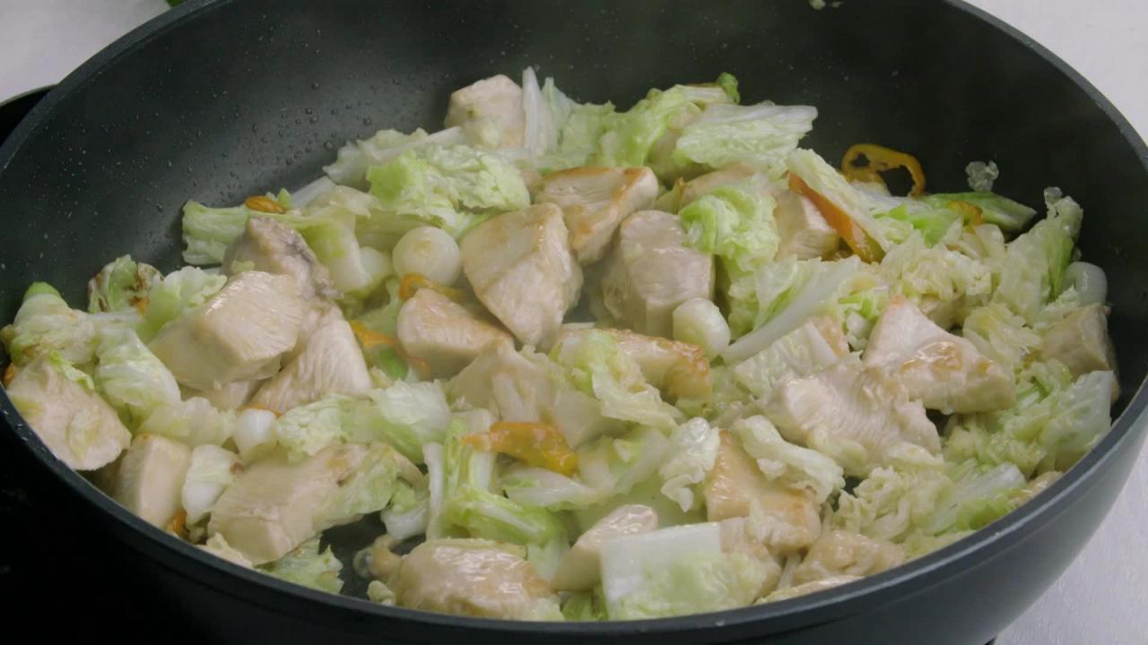 Chicken-Peanut Stir-Fry