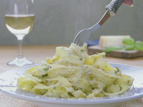 Low-Cal Fettuccine Alfredo