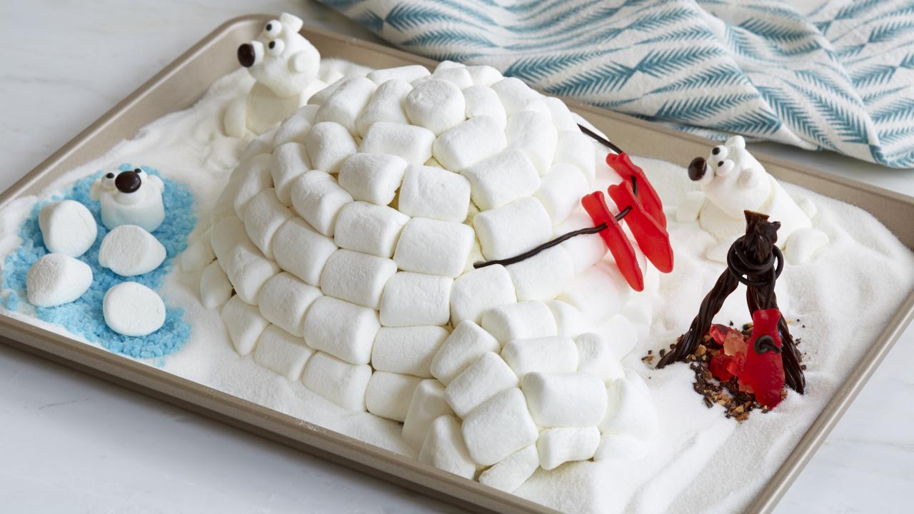 Igloo Cake with Polar Friends