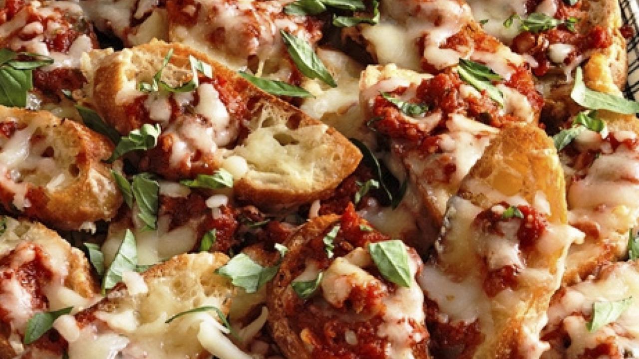 Pizza Nachos