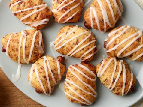 Breakfast Cinnamon Roll Pigs-in-a-Blanket