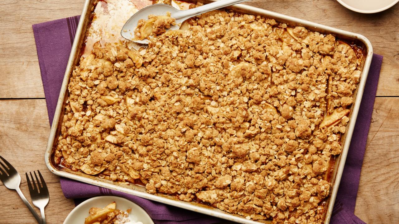 Sheet Pan Apple Crumble