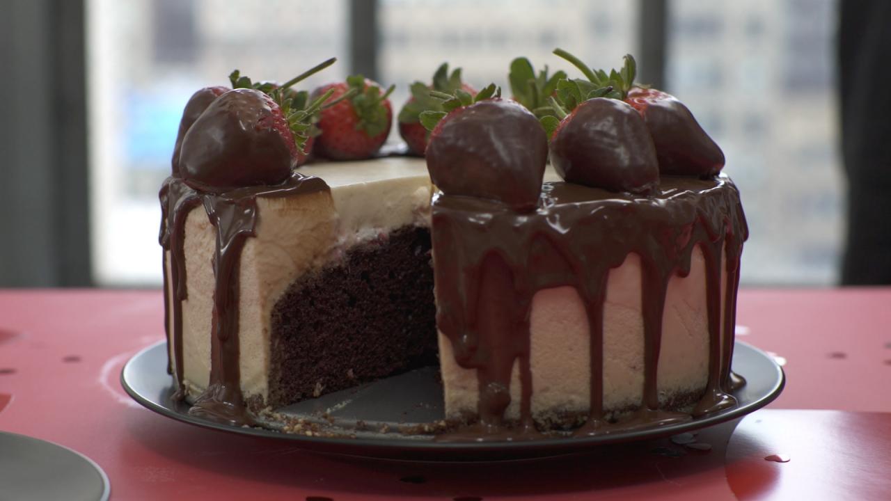 Chocolate-Covered Strawberry Cheesecake