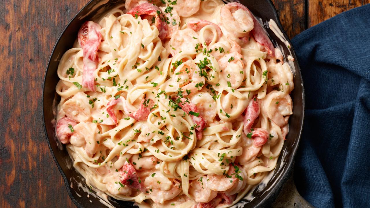 Creamy, Garlicky Shrimp Skillet
