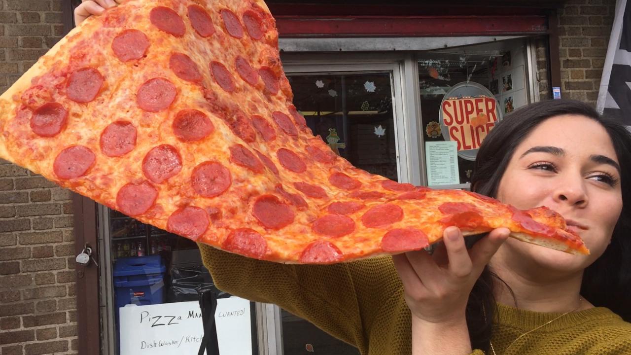 Pizza Barn's Super Slice