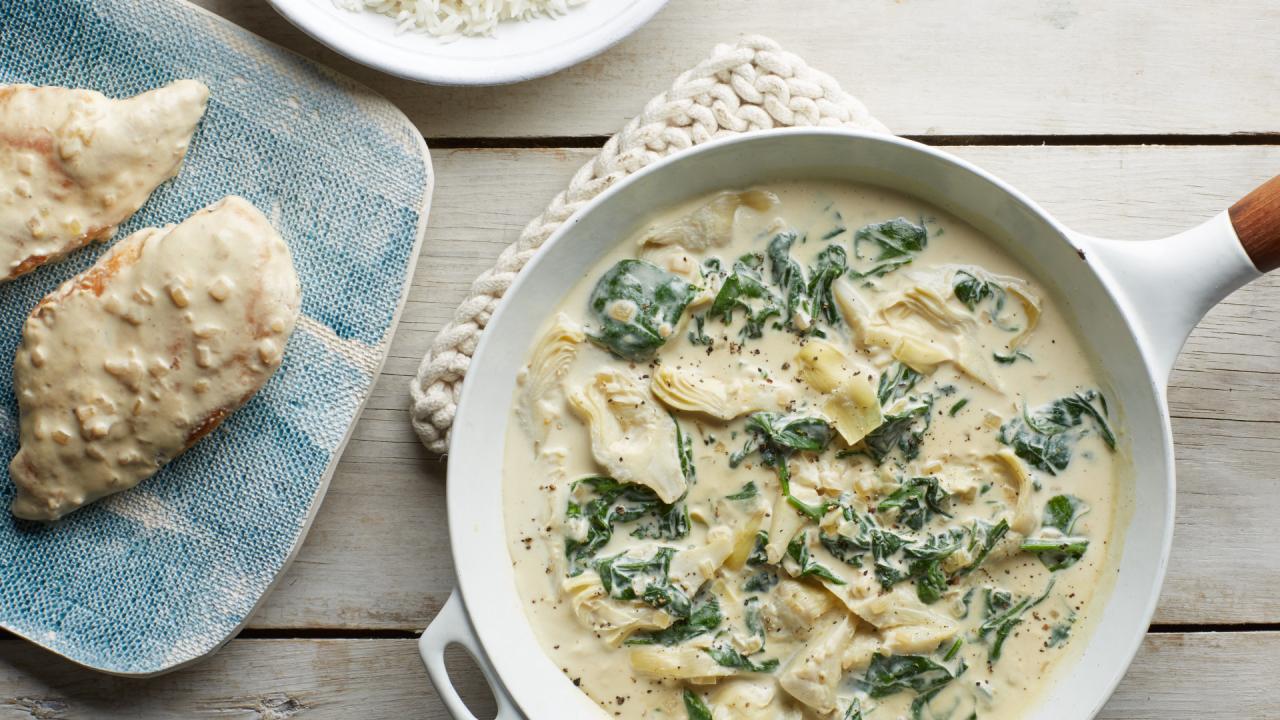 Creamy Spinach and Artichoke Chicken Skillet