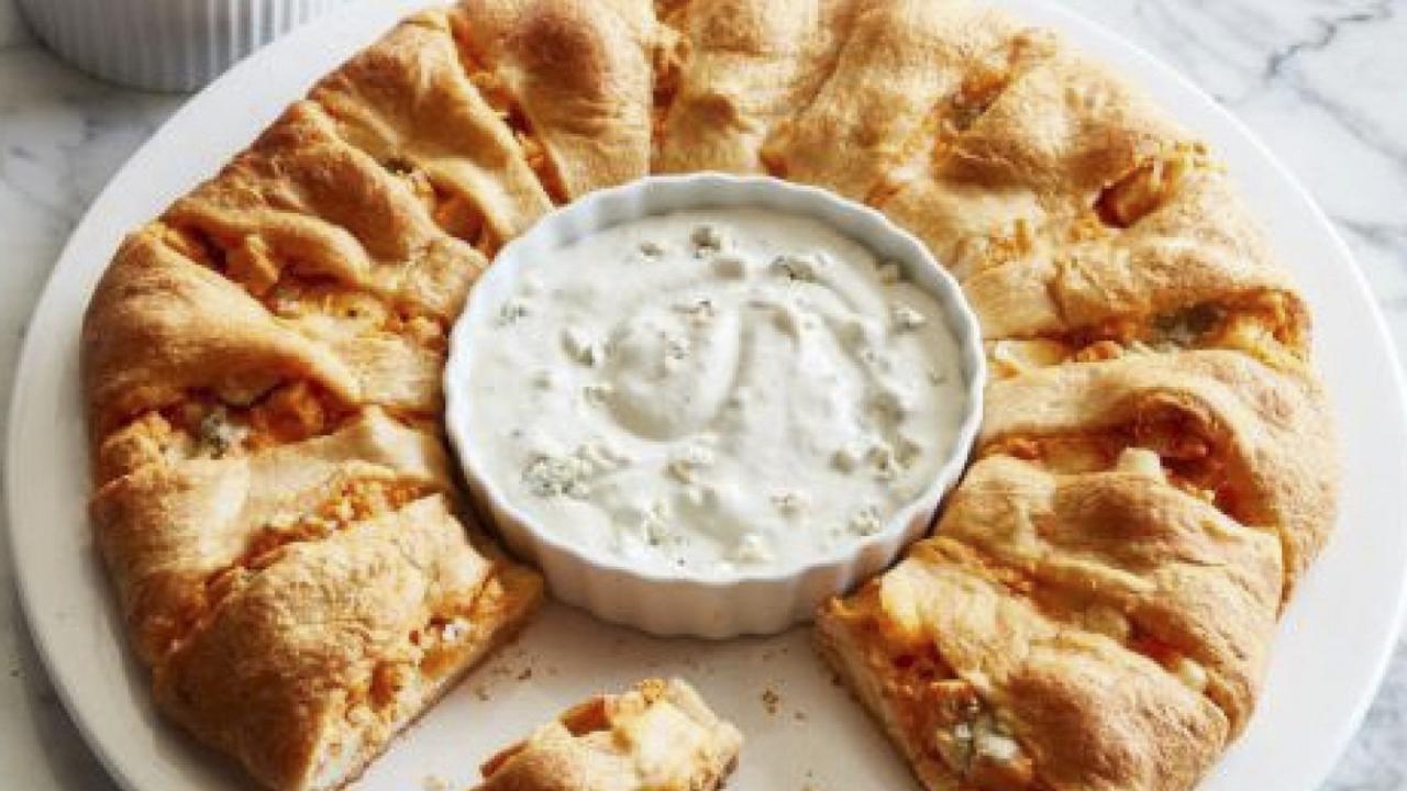 Buffalo Chicken Crescent Ring