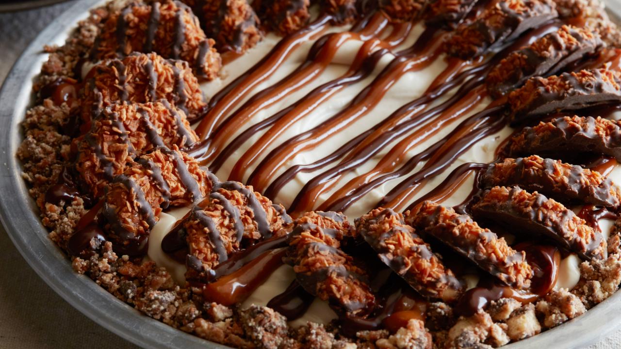 Samoa No-Bake Cheesecake Pie