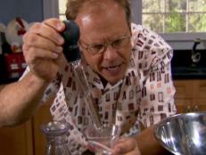 Alton Brown makes perfect popcorn.