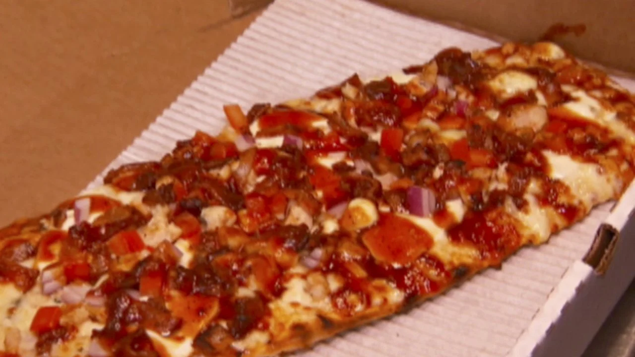 Barbecue Chicken Grilled Pizza