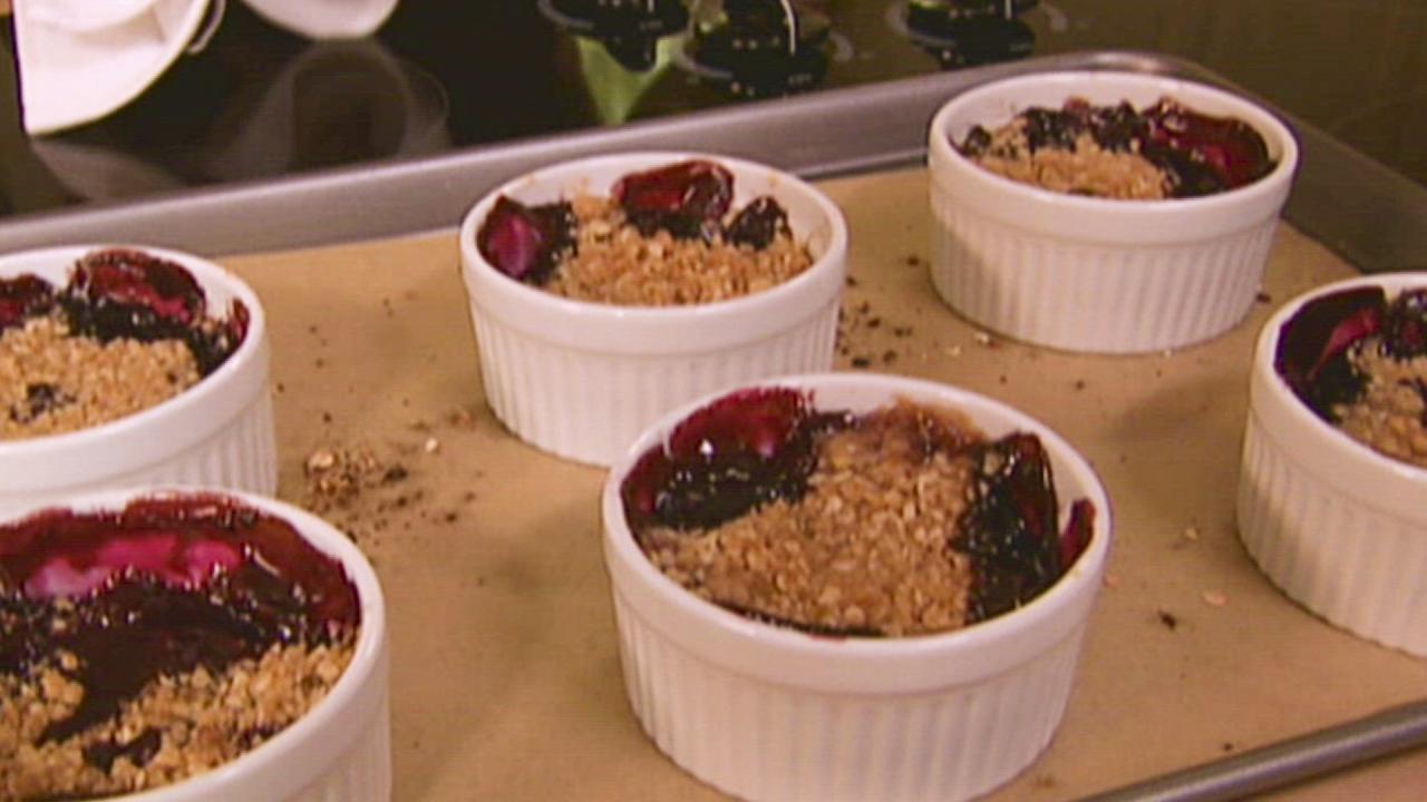 Year-Round Berry Crumble